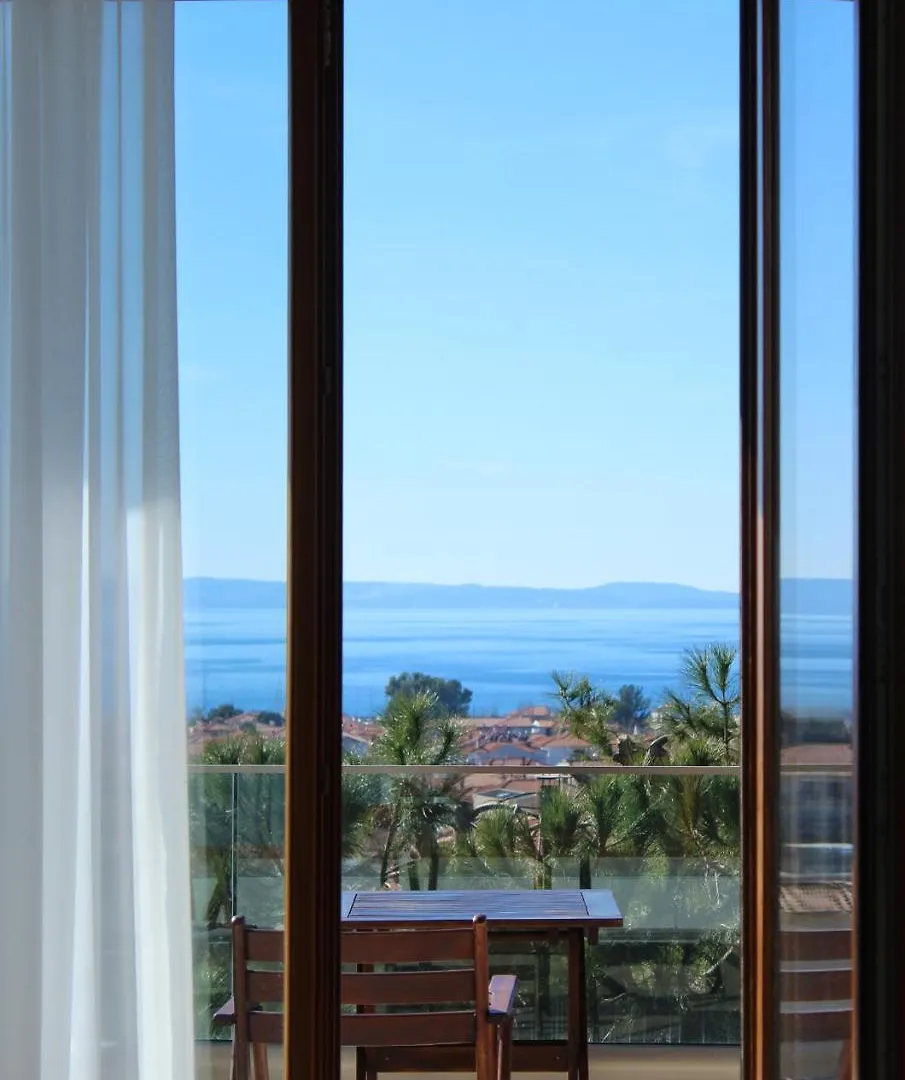 Apartment Pinehouse King Suite Nikiti